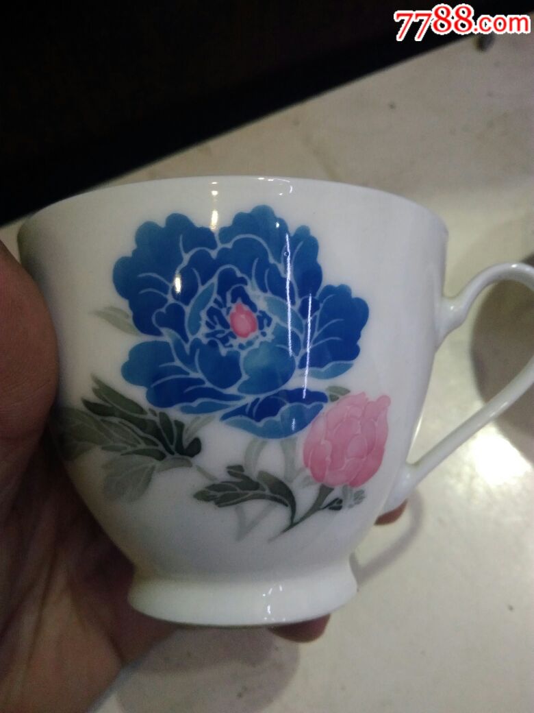 中国醴陵星火70年代中国制造款手绘小茶杯一对