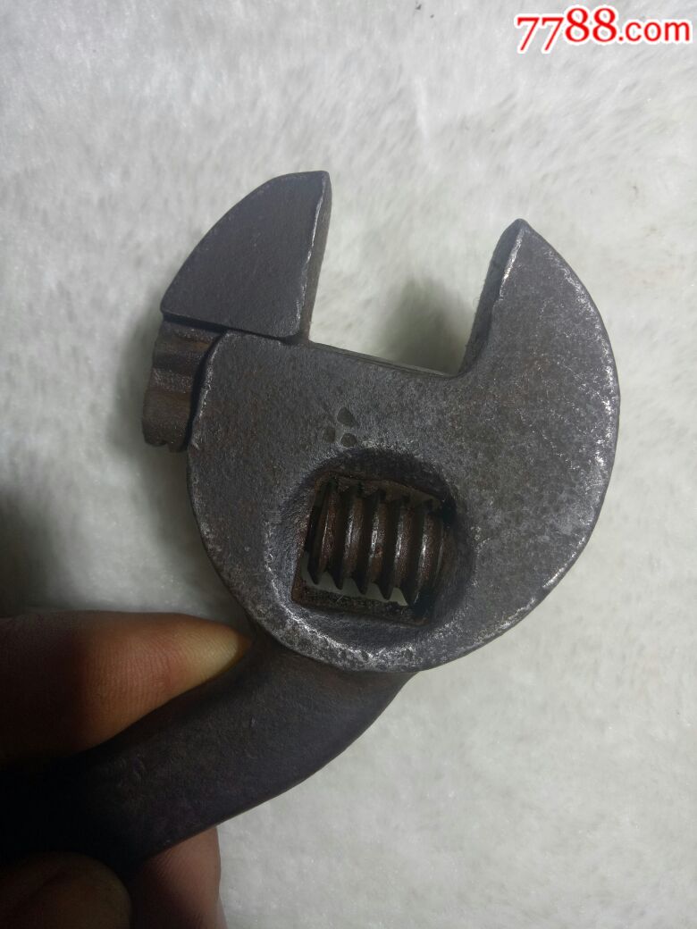 满洲鬼子扳手,形状特殊