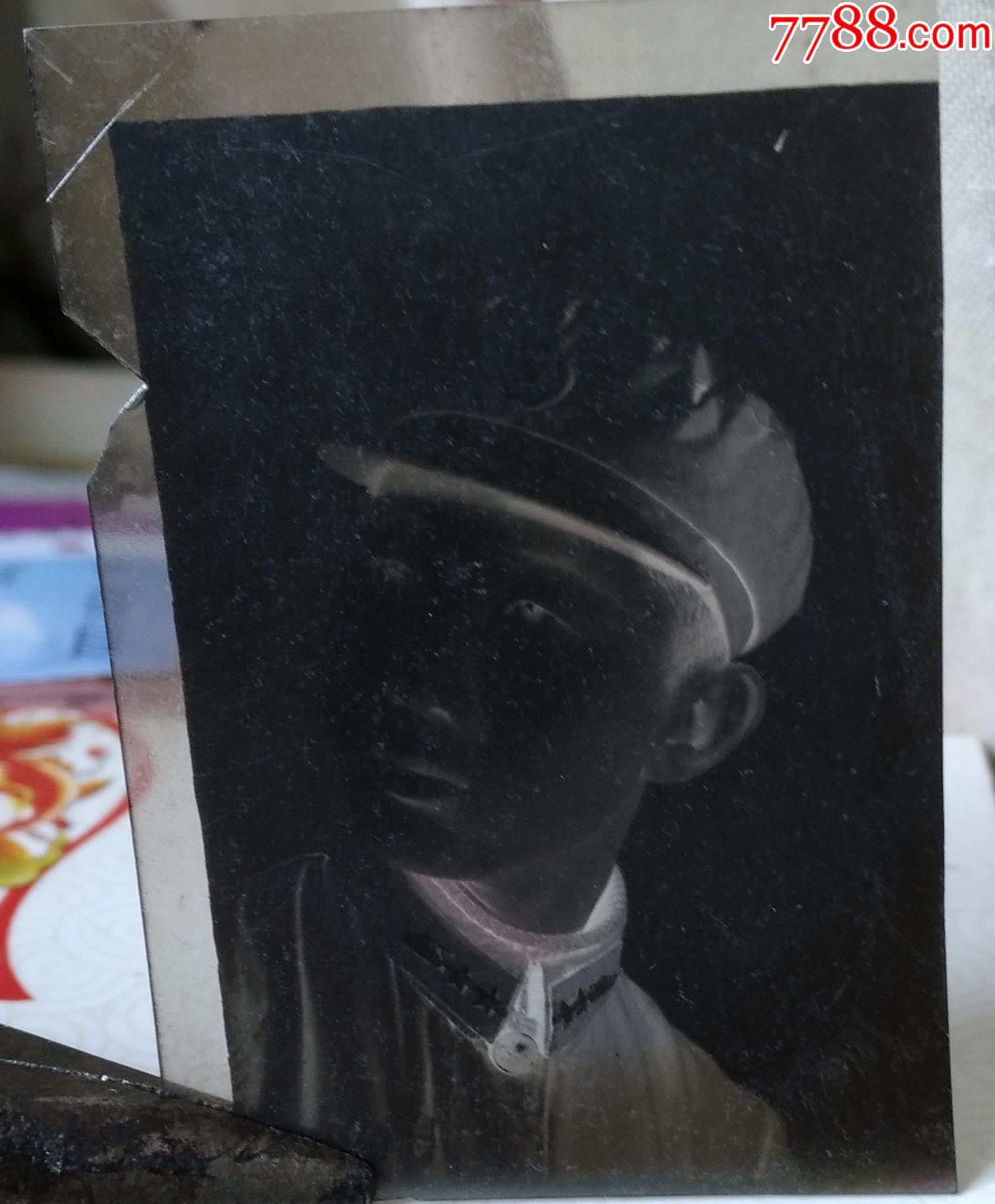 军人侧身像.6.2*4.3cm