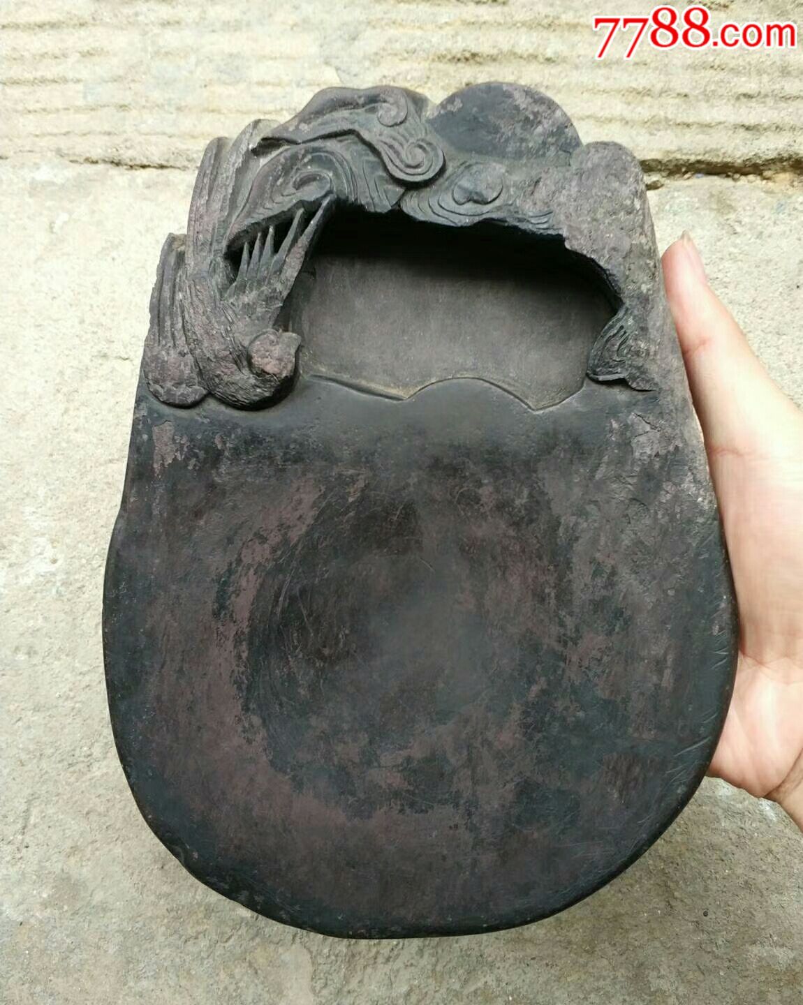 清代文房端砚,砚台造型大气,雕燕子栩栩如生,长21厘米厚3厘米.