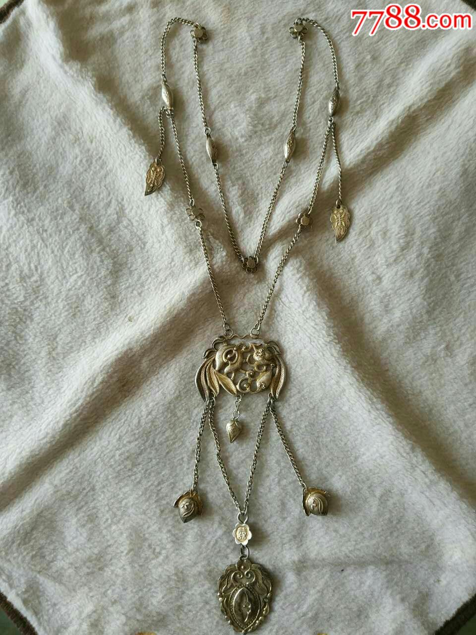 首页 零售 银锁/银项链 >> 民国老银项链老银饰
