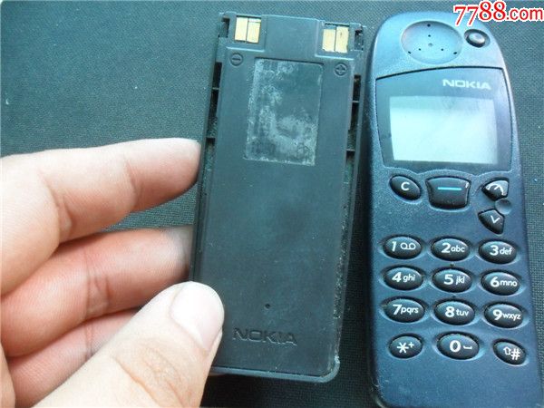 上世纪90年代老诺基亚手机一部
