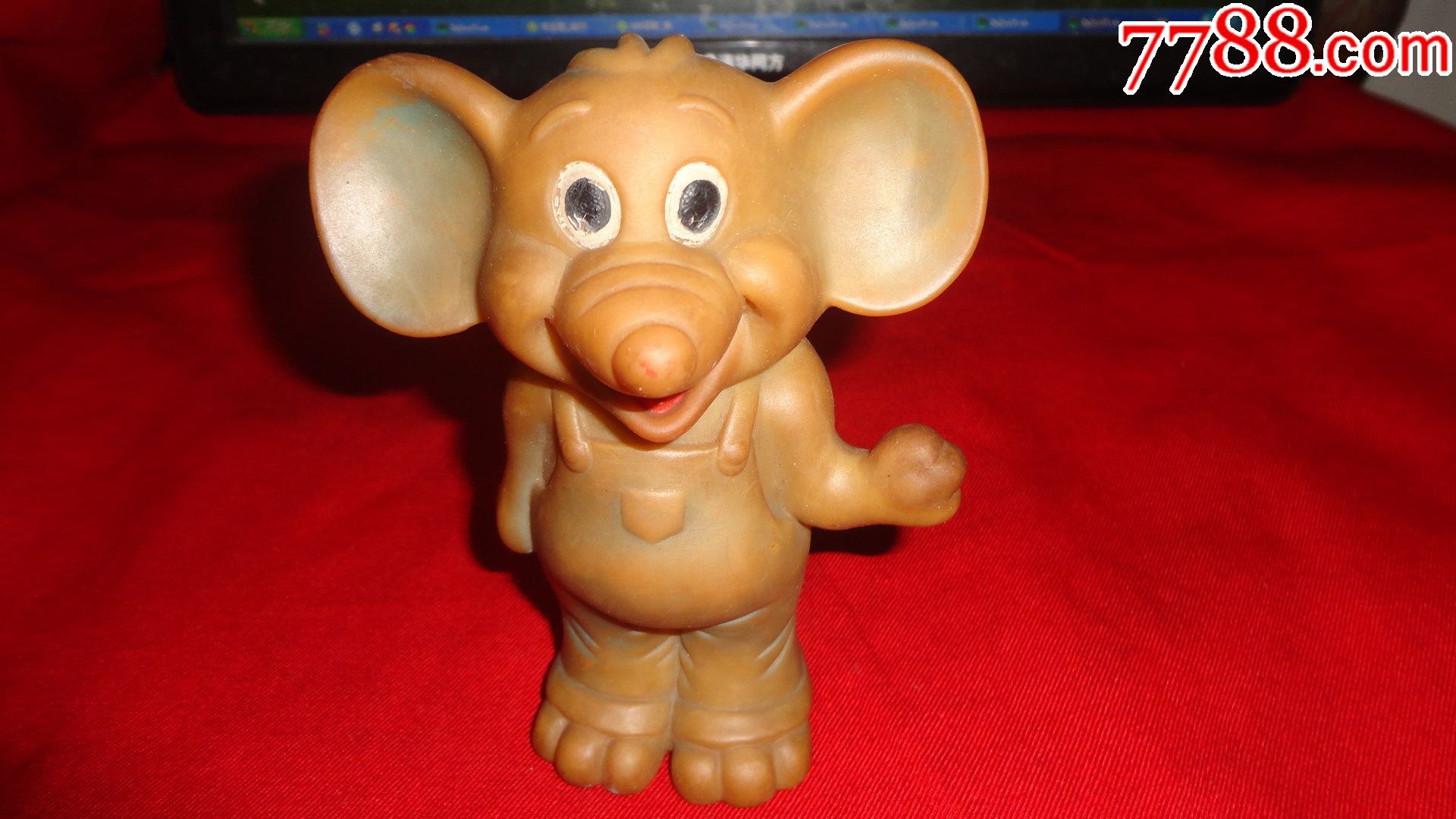 橡胶质艺术品【童话中的小猪】_塑料工艺品_渝州三祥堂【7788收藏