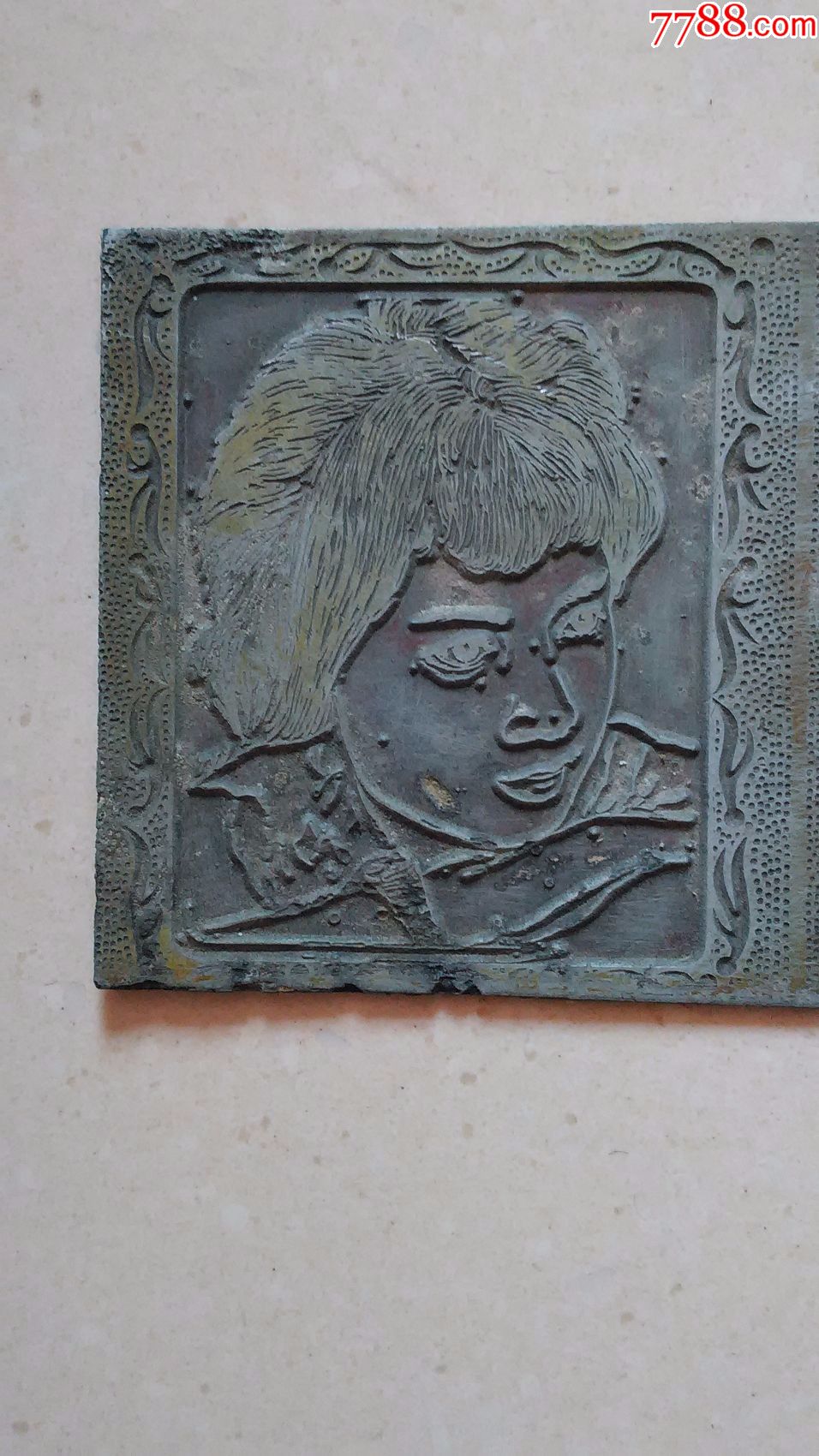 铜板锡色雕刻三女同志