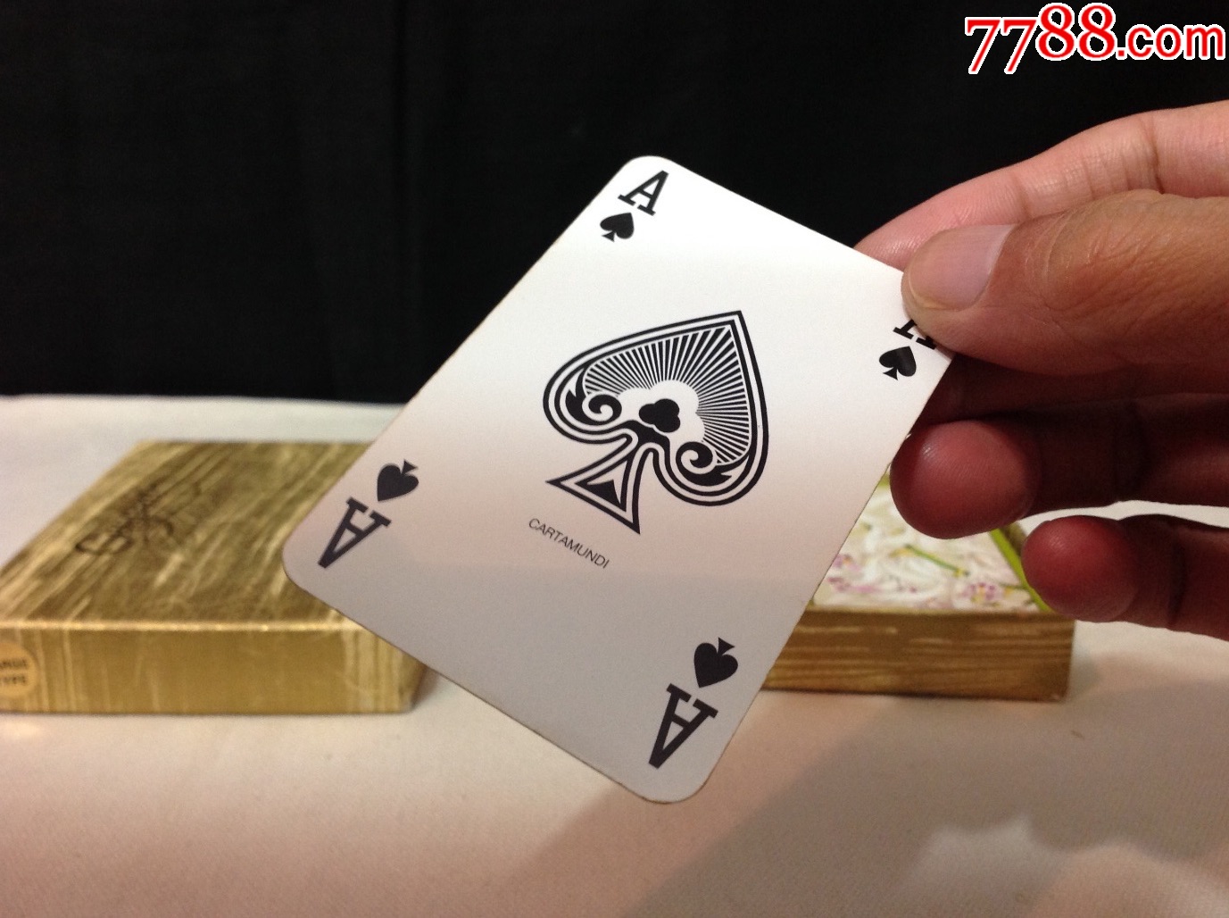 紫白二色的鸢尾花背图扑克比利时原产