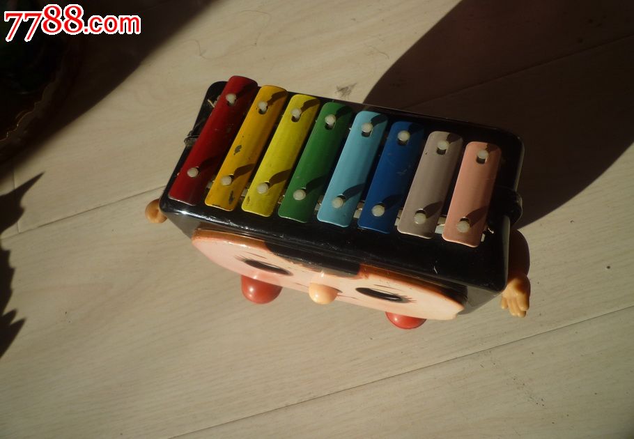 怀旧经典收藏七十年代胶皮胳膊娃娃脸铁皮敲琴玩具