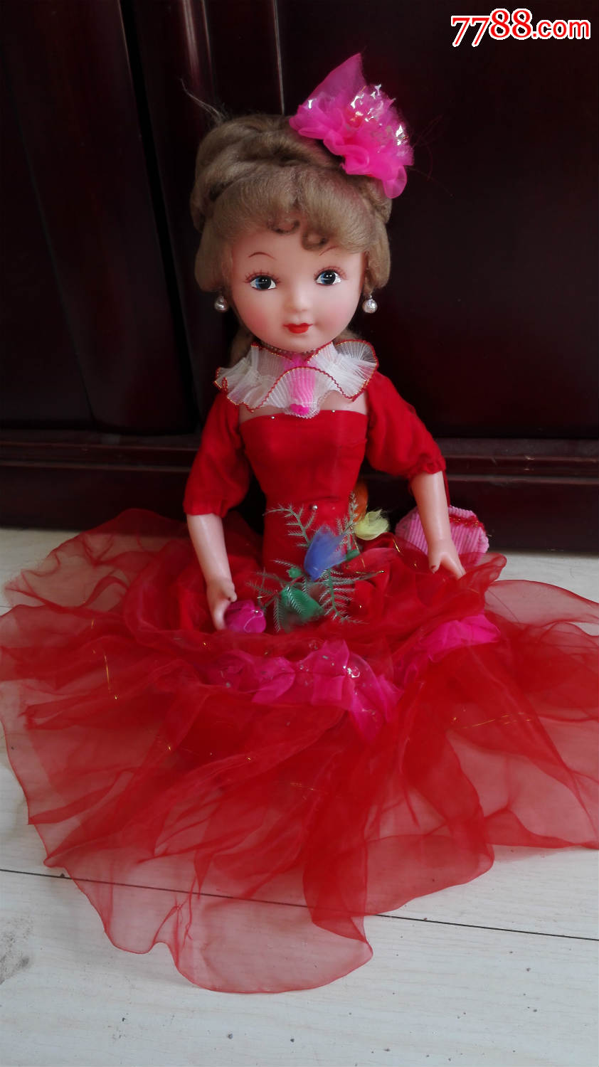 怀旧经典收藏八十年代红色纱裙胶皮新娘娃娃美美哒