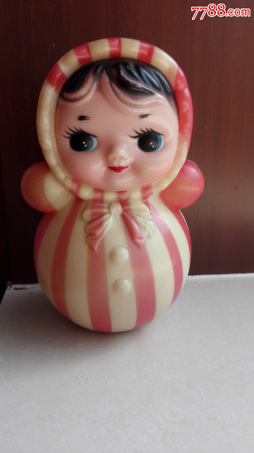 怀旧经典收藏七八十年代红白条娃娃脸响铃不倒翁美品