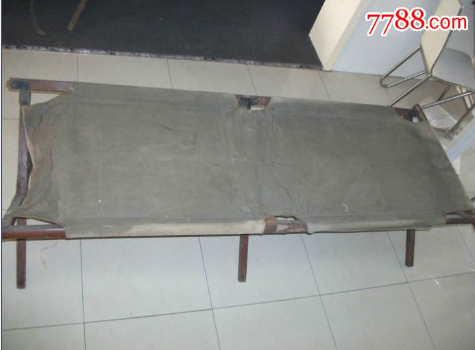 二手老木制折叠行军床缺一个床头横木帆布床面有污渍褪色12386