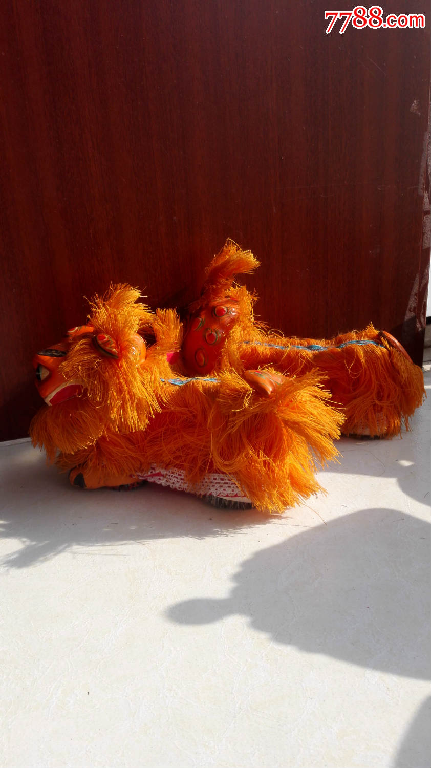 怀旧经典收藏六七十年代老泥质红毛狮子一对好品漂亮少见