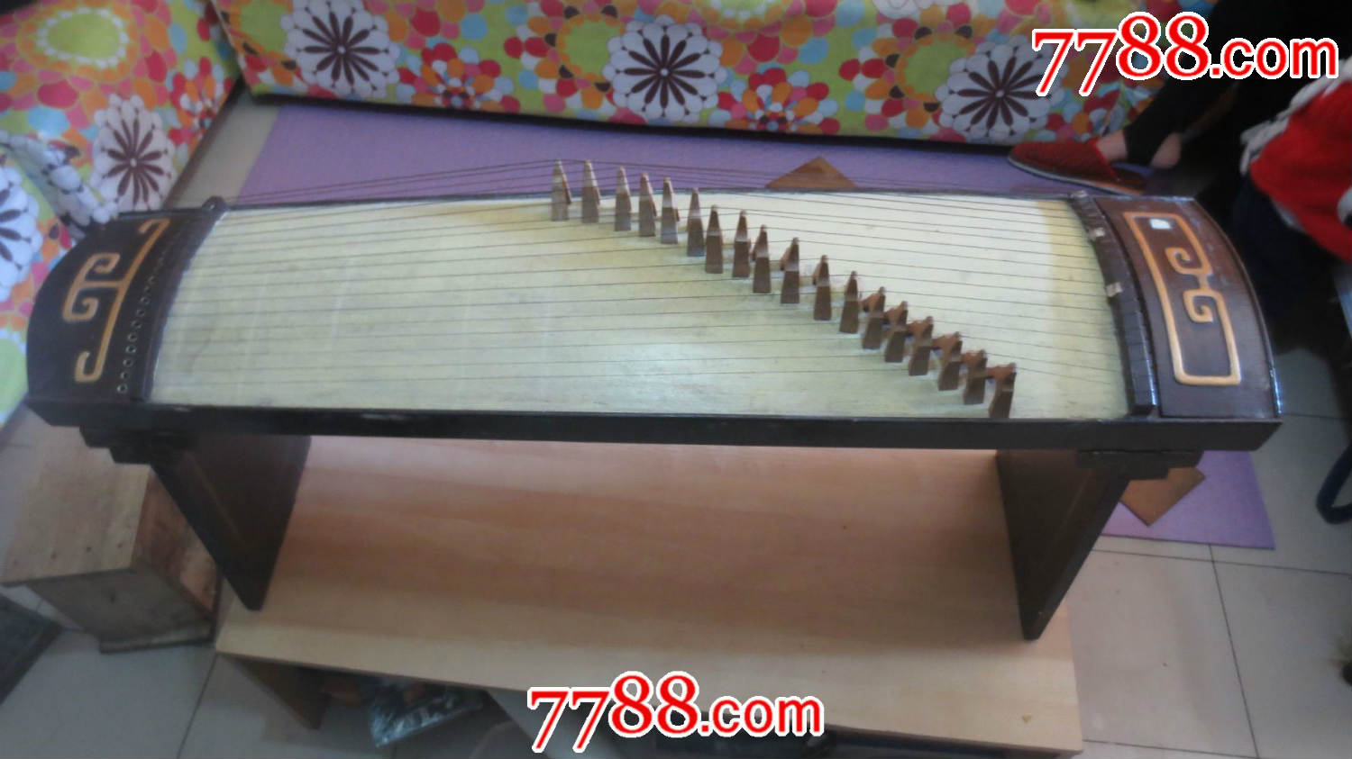 18弦老古筝,带盒,自带支架,长100cm