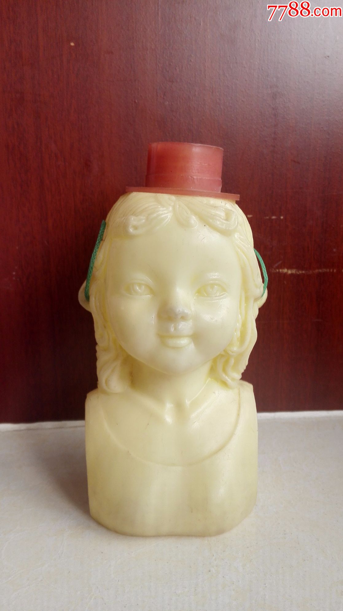 怀旧经典收藏七八十年代黄色塑料小女孩造型儿童老水壶