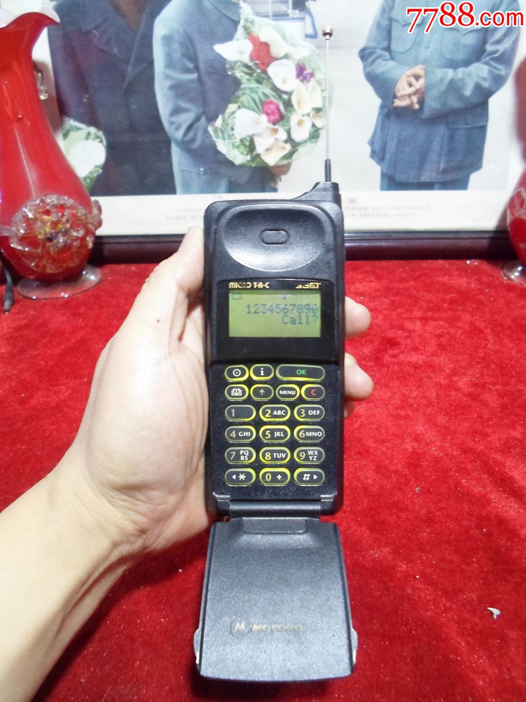 美国原装摩托罗拉古董大哥大老翻盖手机——8400(未拆改修动)