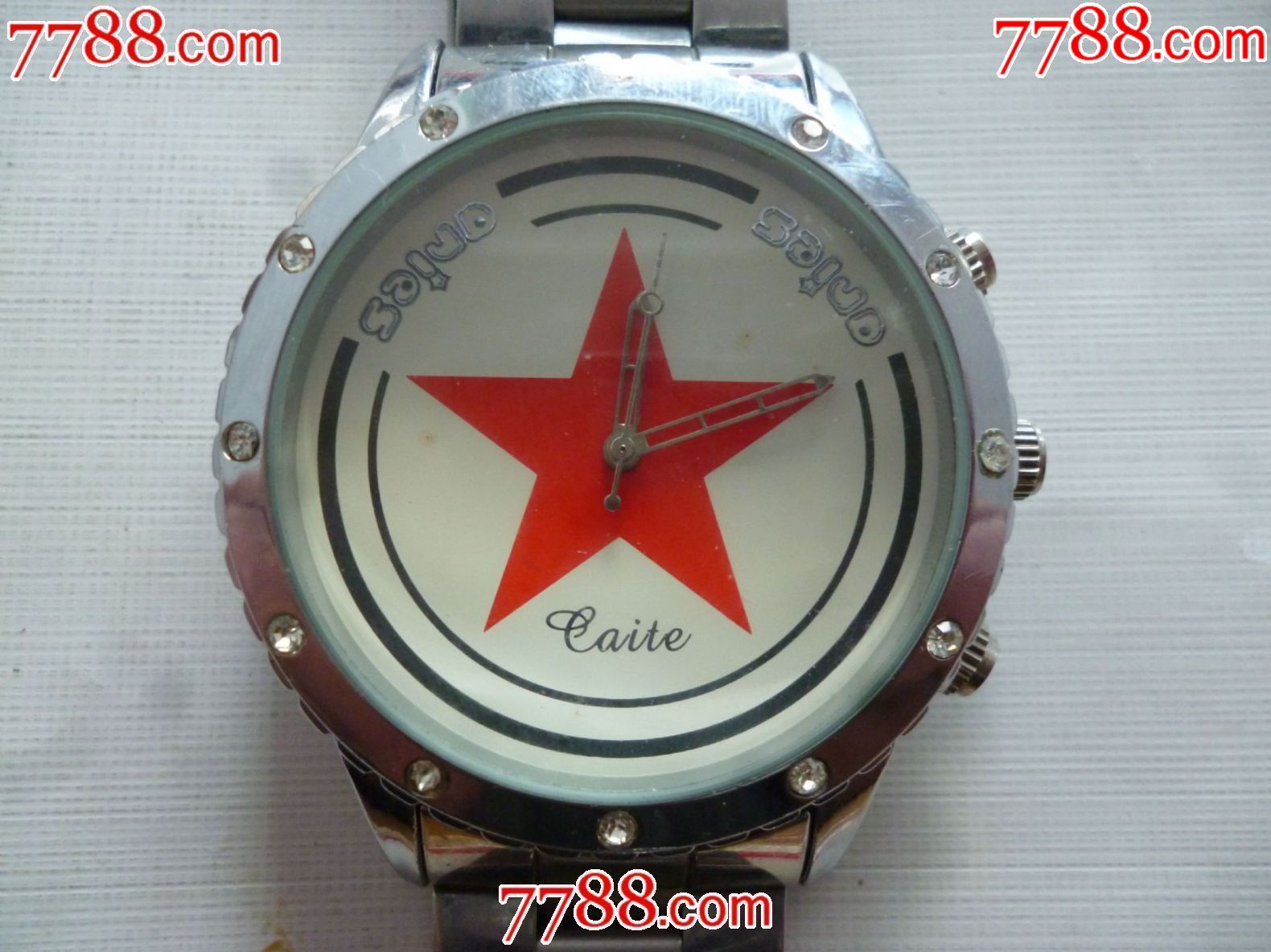 非常漂亮的美品!外国白烤漆盘【红五星】-【taite】男士石英军表!