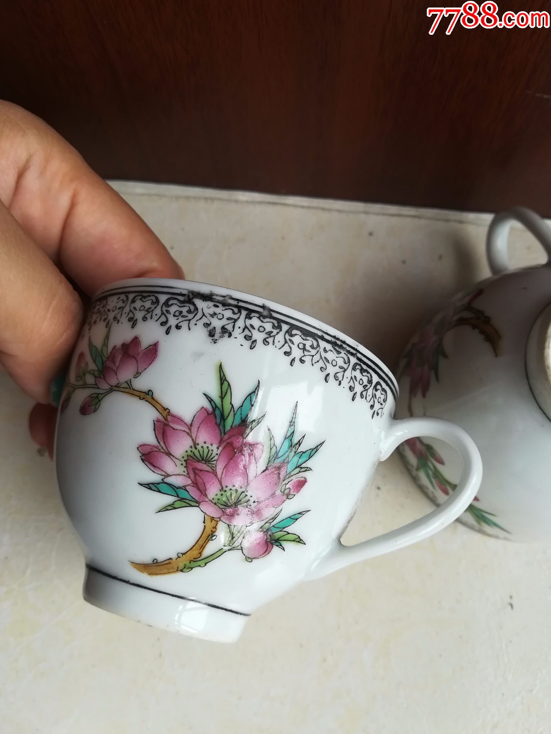 怀旧经典收藏瓷器五十年代景德镇手绘花卉图案小瓷杯一对