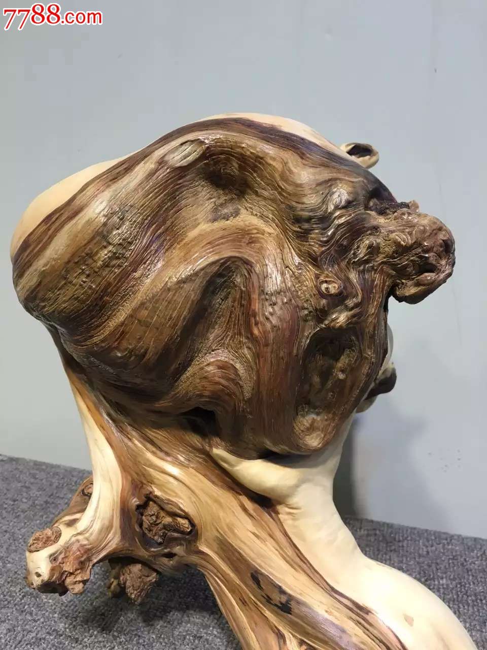 精品太行崖柏坨菩萨云纹