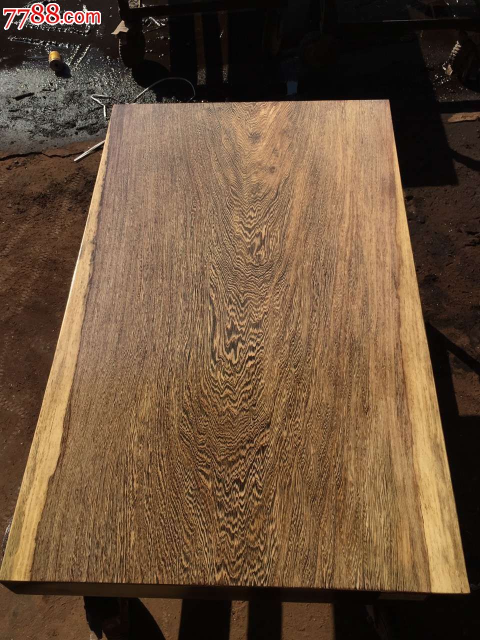 精品纹路全方鸡翅木板