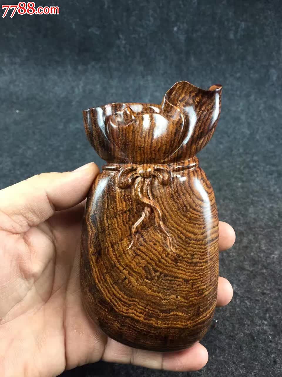 越黄金钱袋钱进万贯好